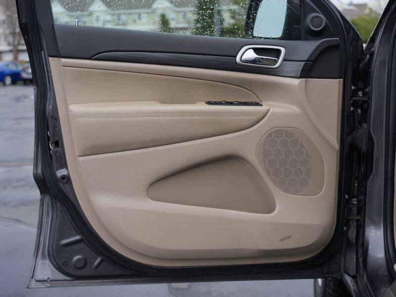 2019 Jeep Grand Cherokee Laredo E