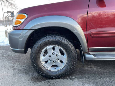 2004 Toyota Sequoia SR5