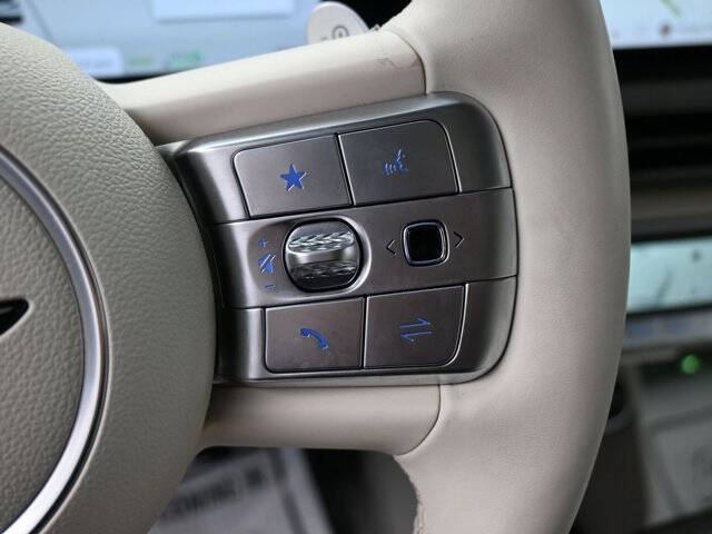 2025 Genesis GV60 Standard