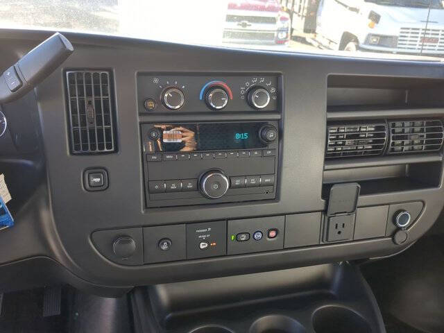 2025 Chevrolet Express 2500