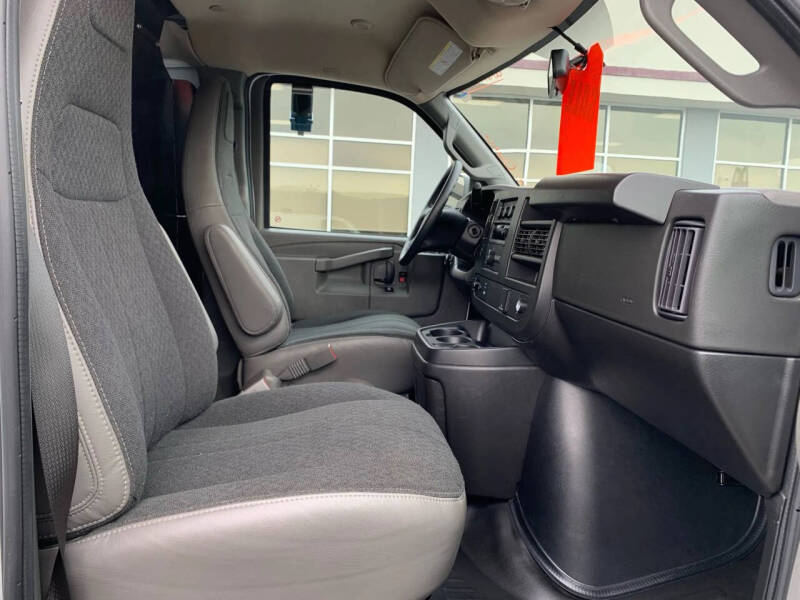 2024 GMC Savana 2500