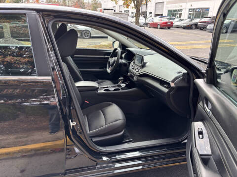 2021 Nissan Altima 2.5 SV