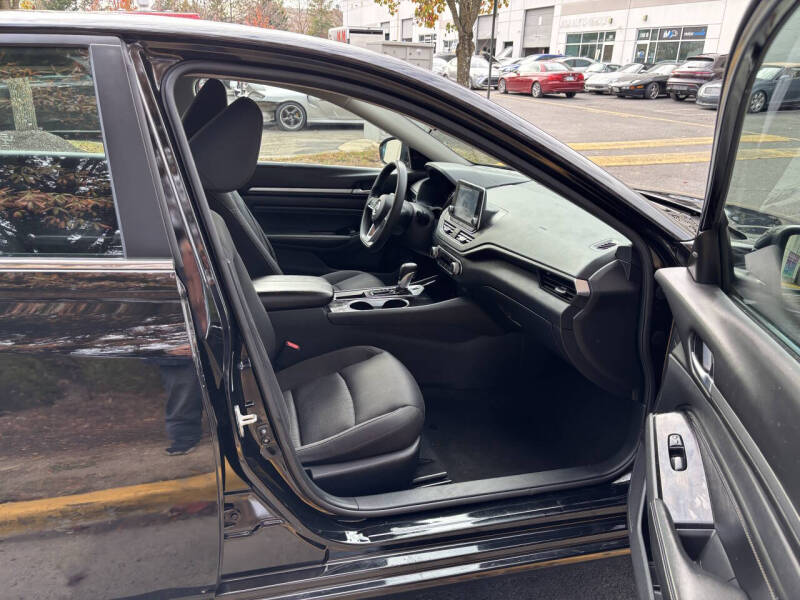 2021 Nissan Altima 2.5 SV