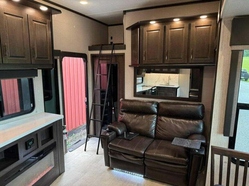 2020 Grand Design RV Momentum