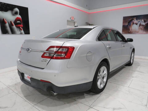 2015 Ford Taurus SEL