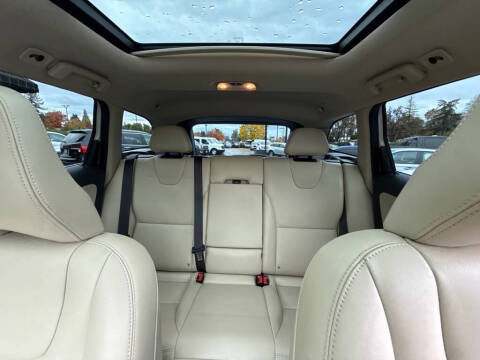 2016 Volvo XC60 T6 Drive-E