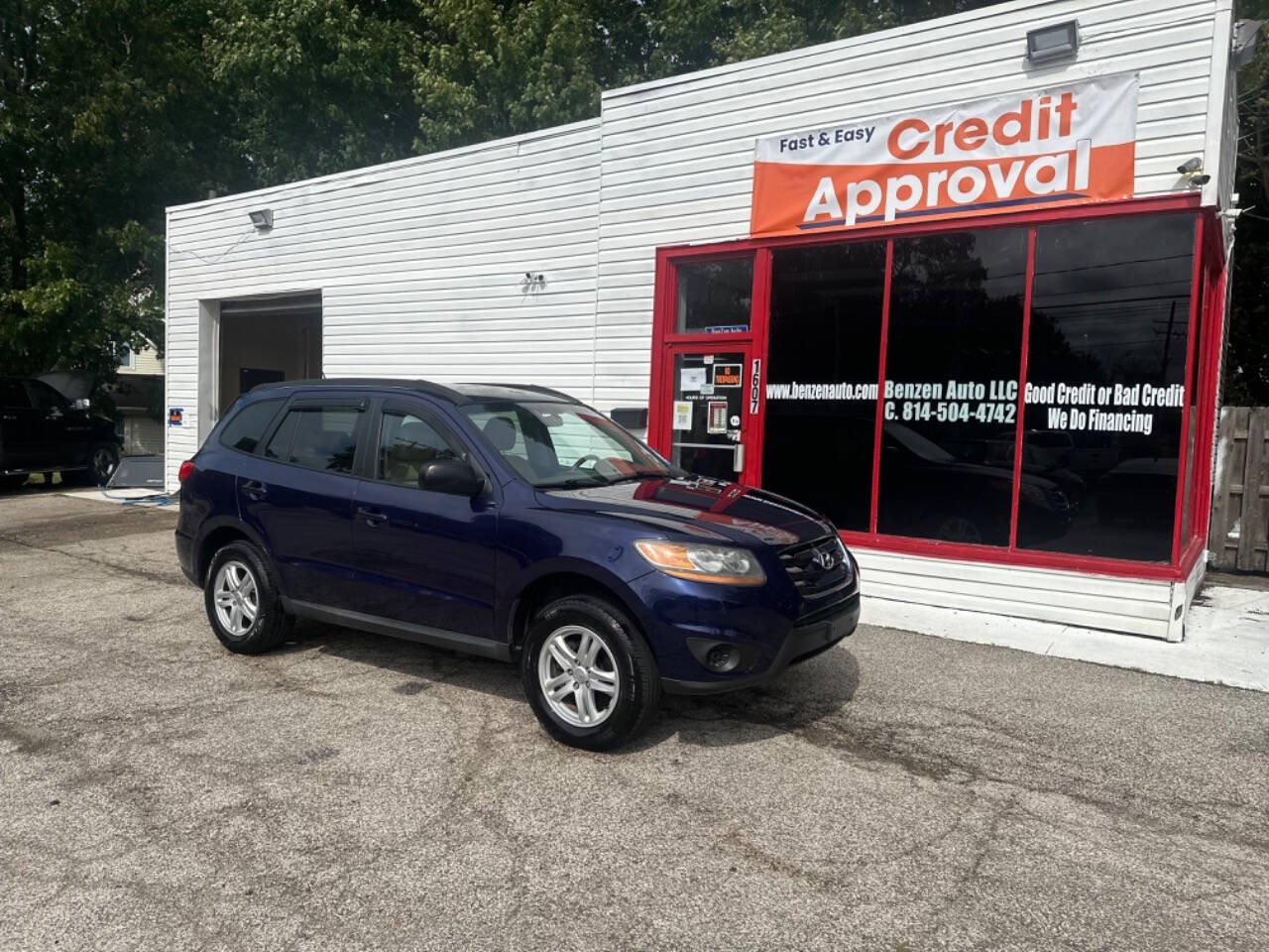 2010 Hyundai SANTA FE for sale at BENZEN AUTO LLC in Ashtabula, OH