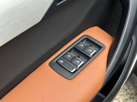 2025 VinFast VF8 Plus