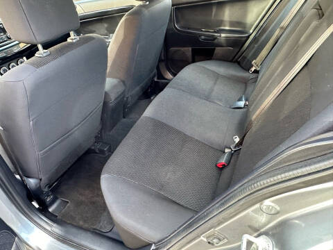 2016 Mitsubishi Lancer ES