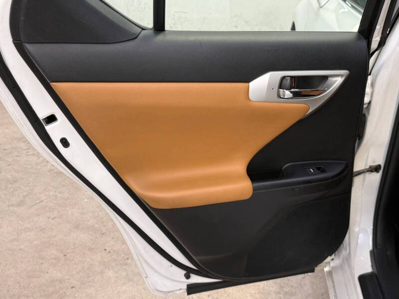 2013 Lexus CT 200h