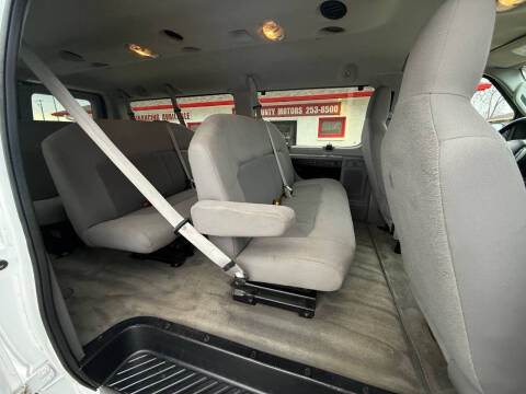 2013 Ford E-Series E-350 SD XLT
