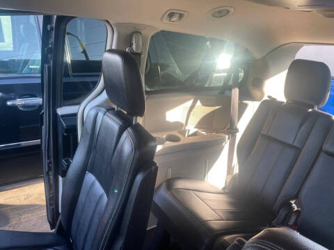 2016 Chrysler Town and Country Touring