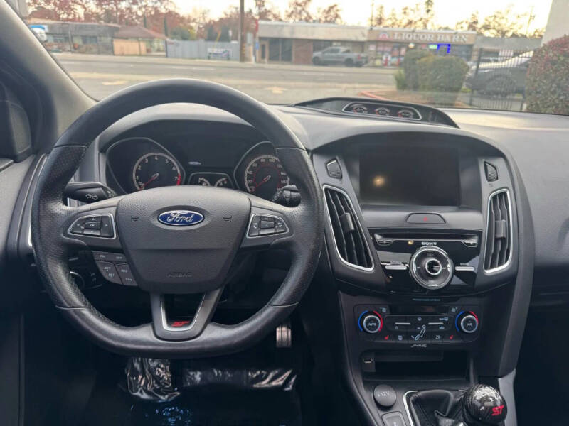 2018 Ford Focus ST