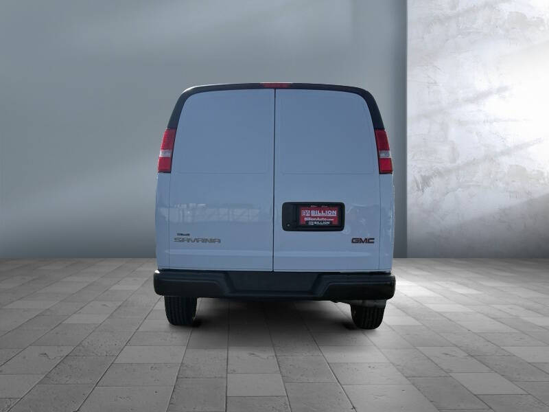 2023 GMC Savana 2500