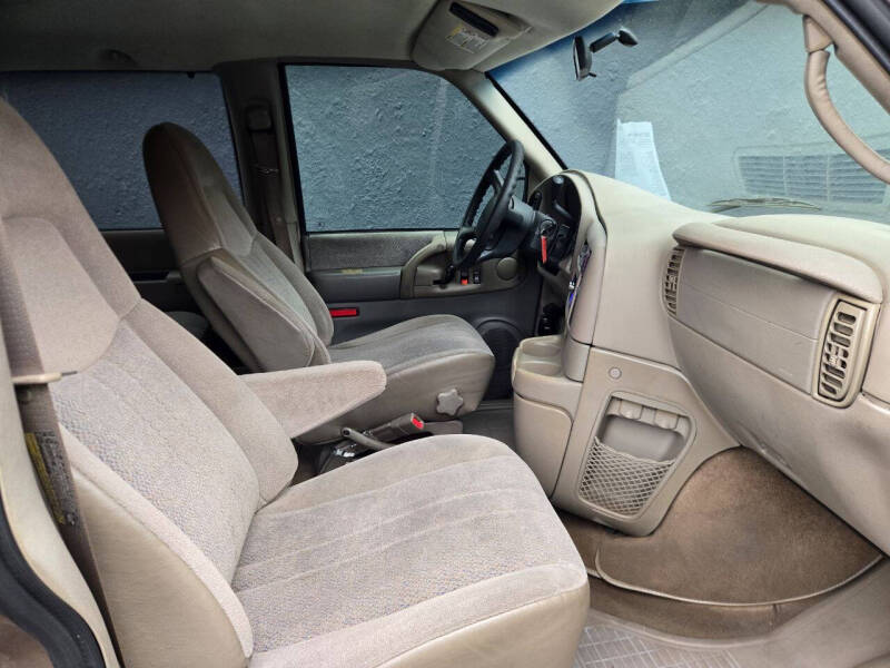 2003 Chevrolet Astro Base - Photo 12