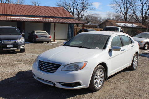 2014 Chrysler 200 for sale at Bailey & Sons Motor Co in Lyndon KS