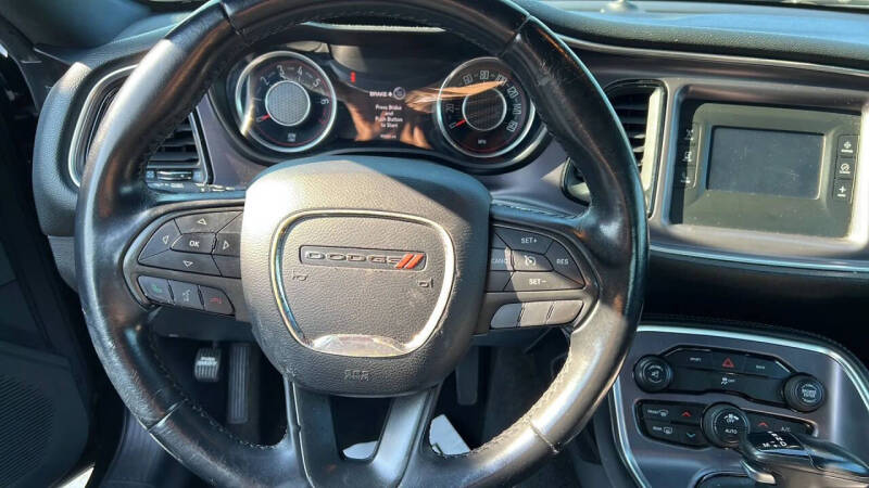 2015 Dodge Challenger SXT