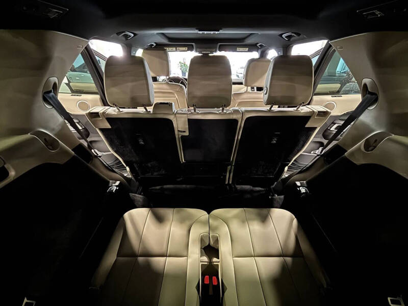 2017 Land Rover Discovery SE