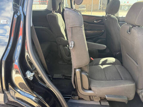 2017 GMC Acadia SLE-2