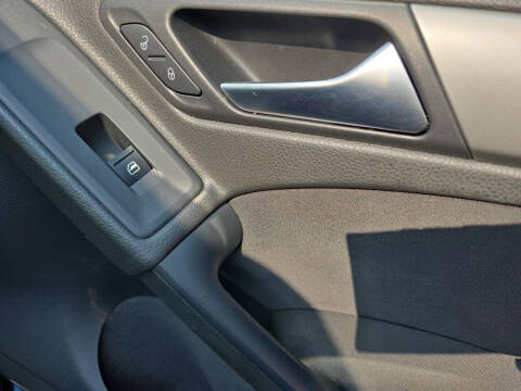 2012 Volkswagen Golf 2.5L PZEV