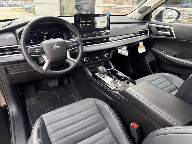 2026 Mitsubishi Outlander SE