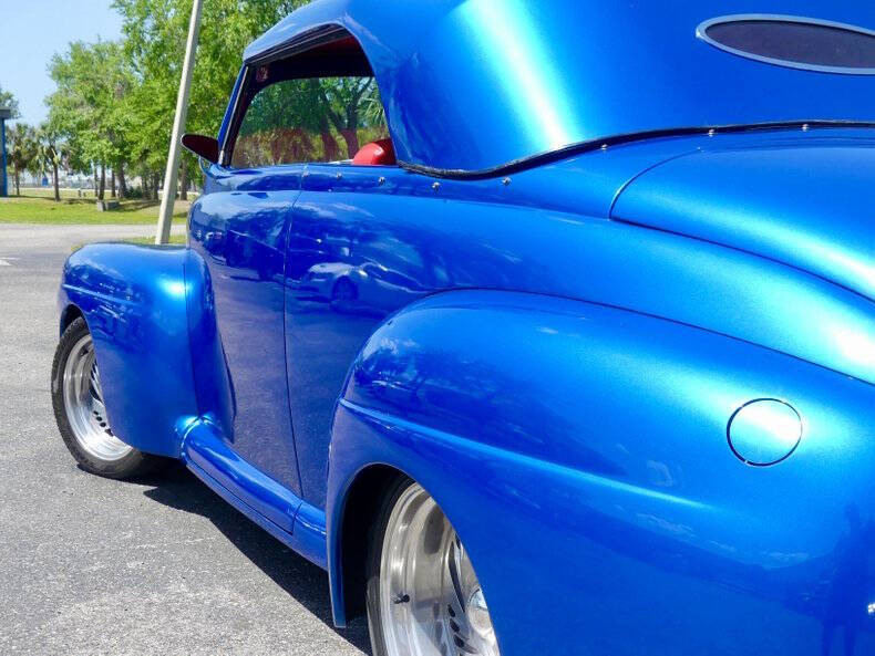 1948 Ford Super Deluxe