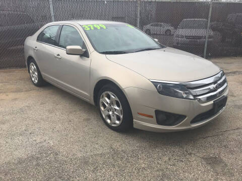 2010 Ford Fusion for sale at Square Business Automotive in Milwaukee WI