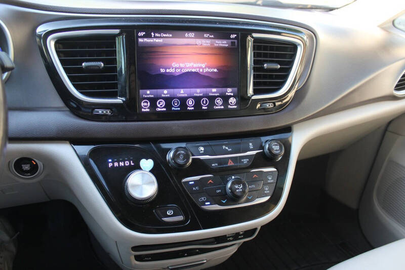 2018 Chrysler Pacifica Touring L Plus