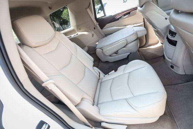 2017 Cadillac Escalade Luxury