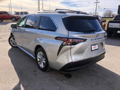 2024 Toyota Sienna XLE 7-Passenger