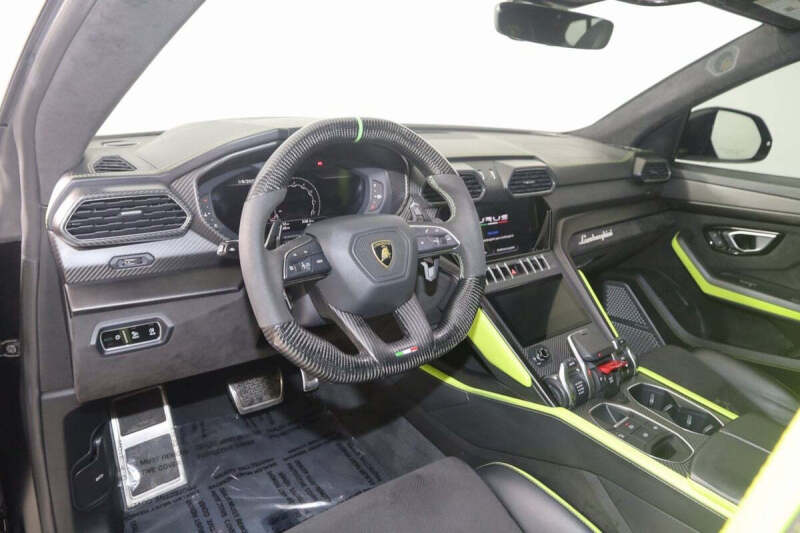 2022 Lamborghini Urus