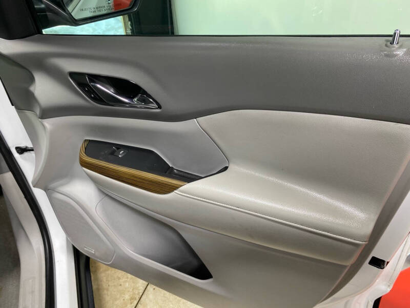 2017 GMC Acadia SLE-2