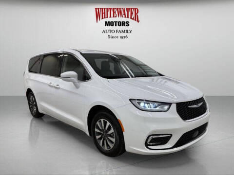 2022 Chrysler Pacifica Hybrid Touring L