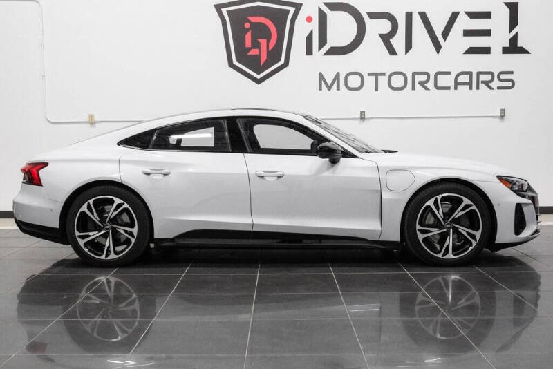 2024 Audi e-tron GT quattro Prestige