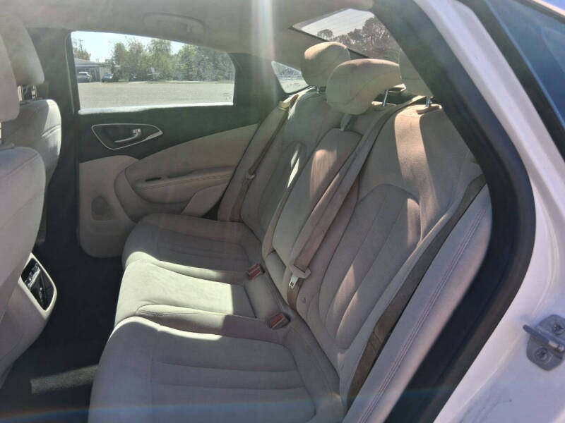 2015 Chrysler 200 Limited