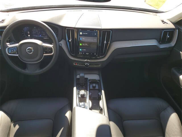 2025 Volvo XC60 B5 Plus Dark Theme