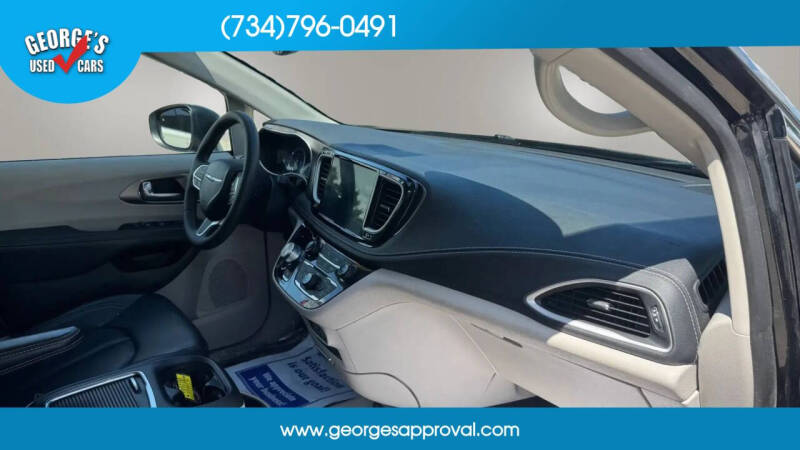2023 Chrysler Pacifica Touring L