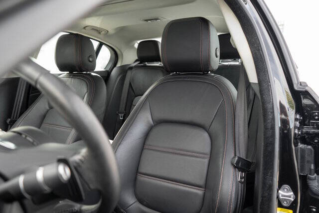 2018 Jaguar XE 35t Prestige