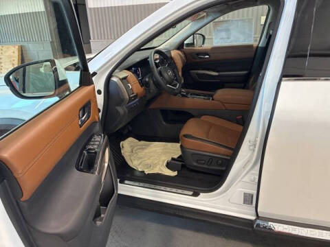 2025 Nissan Pathfinder Platinum