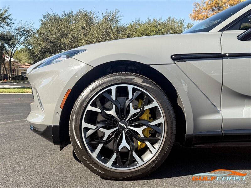 2021 Aston Martin DBX