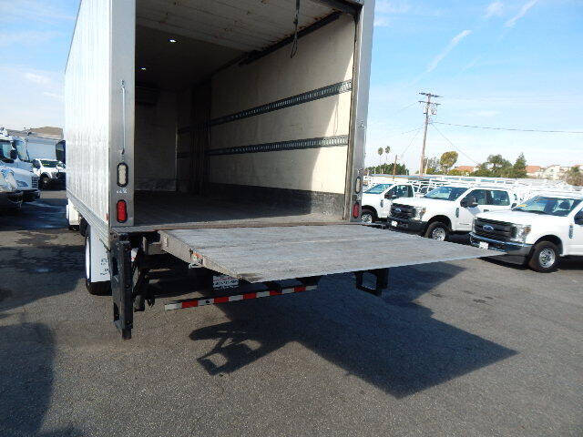 2017 Freightliner M2 106