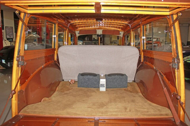 1948 Ford Super Deluxe