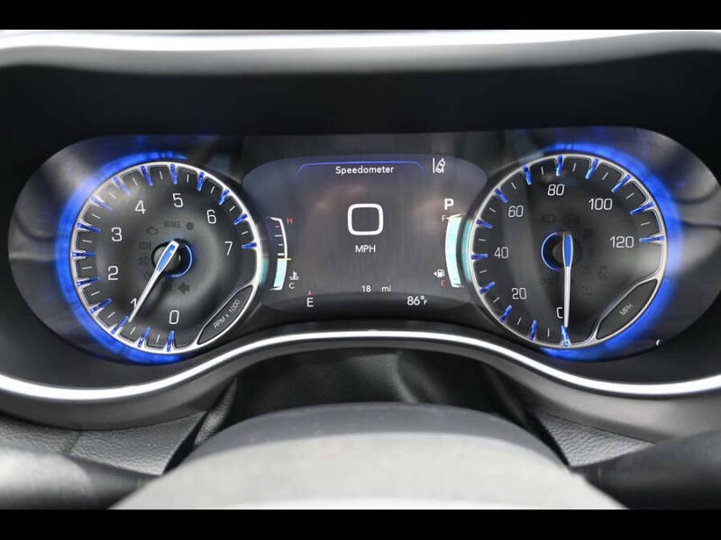 2025 Chrysler Voyager LX