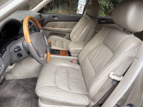 2000 Lexus LS 400
