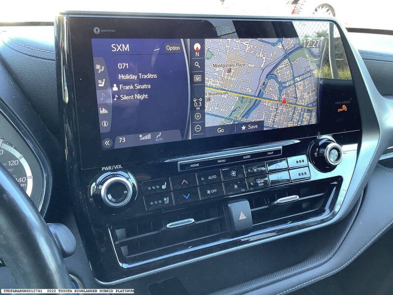 2022 Toyota Highlander Hybrid Platinum