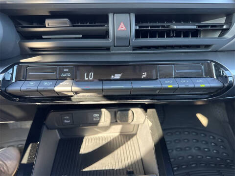 2024 Toyota Prius LE