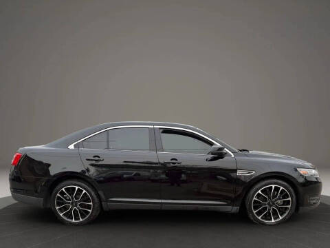 2018 Ford Taurus SEL