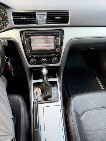 2012 Volkswagen Passat SE PZEV