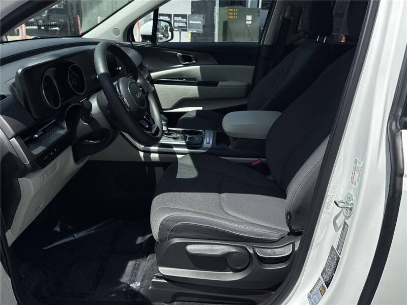 2024 Kia Carnival