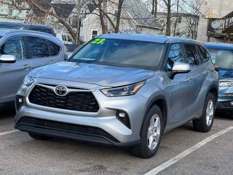 2023 Toyota Highlander LE